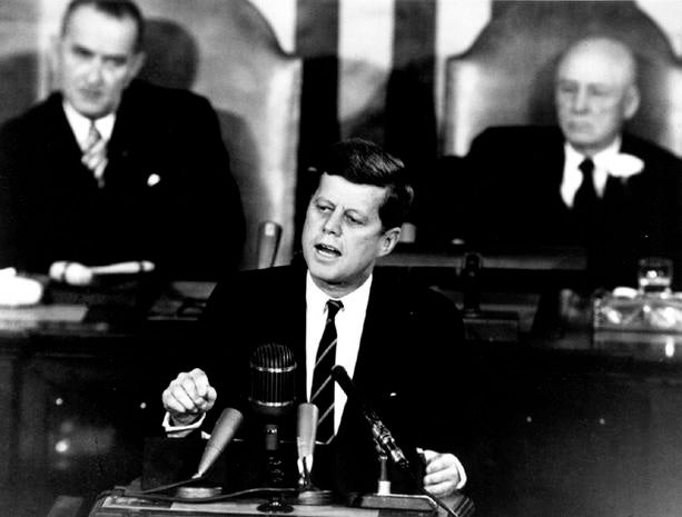 Il presidente J. F. Kennedy annuncia il programma Apollo