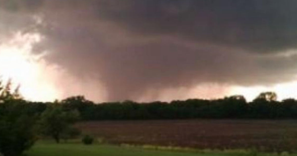 "Chaos" as large tornado hits parts of northern Kansas CBS News