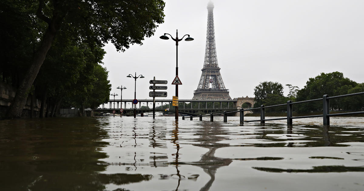 Paris flood The Seine floods Paris Pictures CBS News