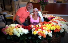 Husband surprises wife with 500 roses at last chemo