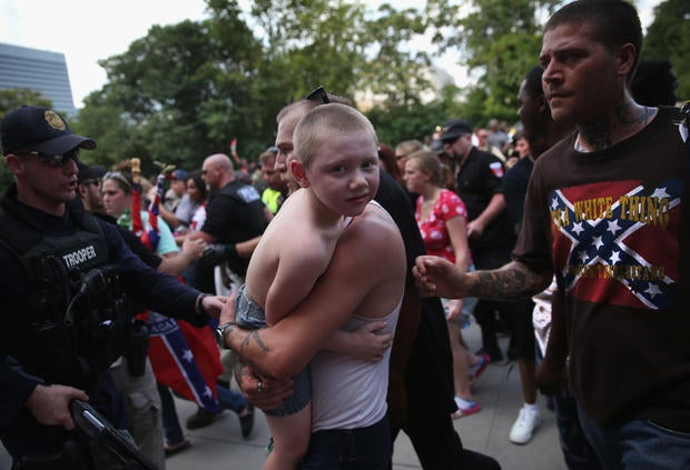 Disturbing photos of the modern-day Ku Klux Klan 