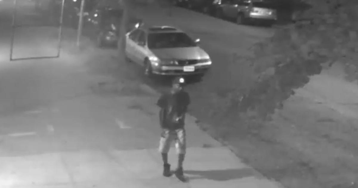 Police Man Strikes Womans Head Flees With Her Cell Phone In Brooklyn Cbs New York 