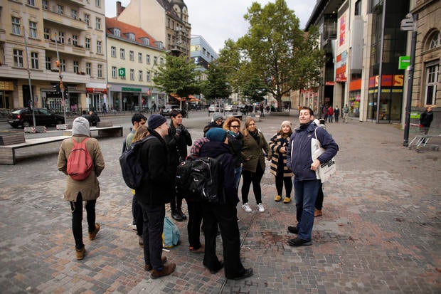 ap-german-refugeetours-2.jpg