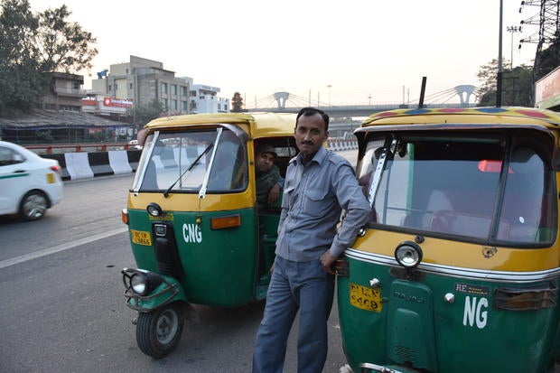 india-rickshaw-cash.jpg