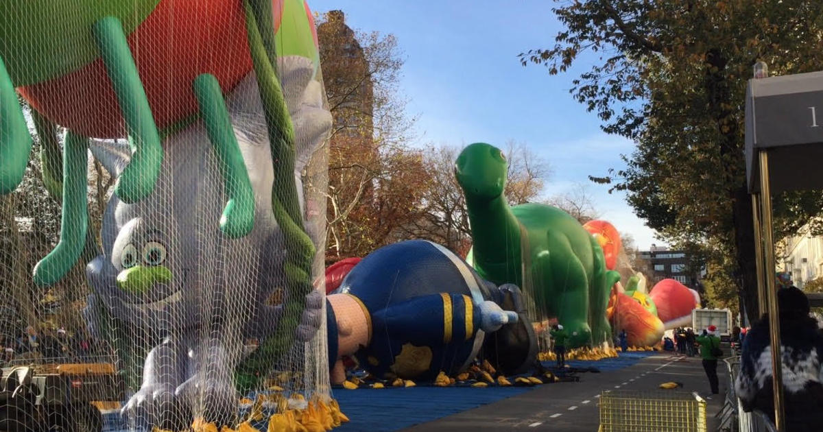 The magic of the Macy's Thanksgiving parade -- the day before - CBS News - Stream Cbs Thanksgiving Day Parade Footage