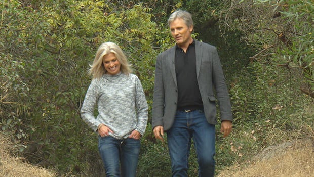 viggo-mortensen-tracy-smith-walking-620.jpg