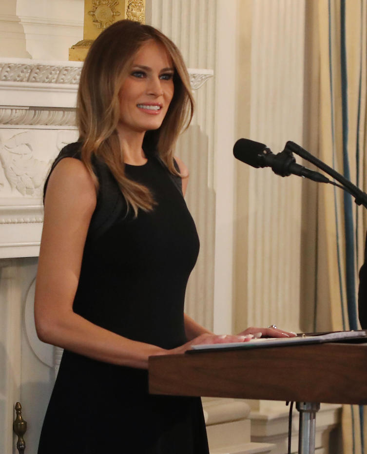 Kid time - Melania Trump's appearances as first lady - Pictures - CBS News