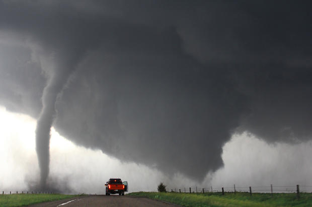 Storm Chasing Couple S Whirlwind Life Cbs News