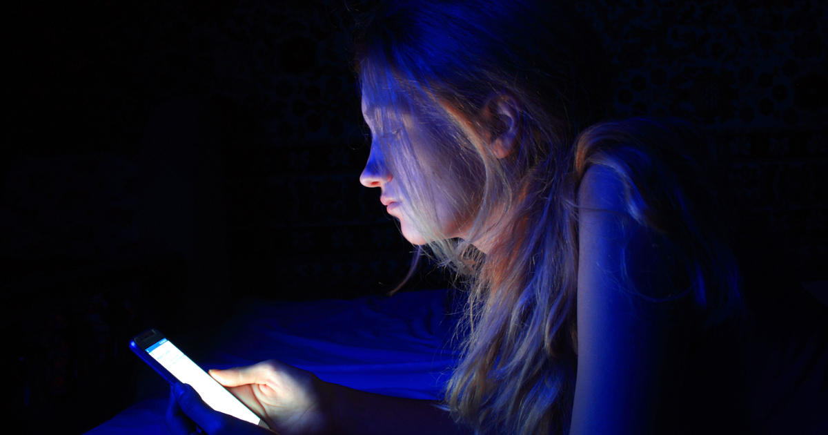 Late-night screen time puts teens' sleep and mental health 