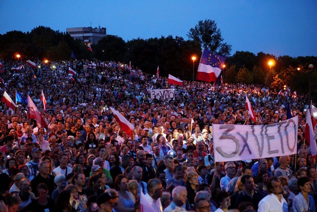 2017-07-22t213224z-1900163470-rc11fc6c01c0-rtrmadp-3-poland-politics-judiciary.jpg