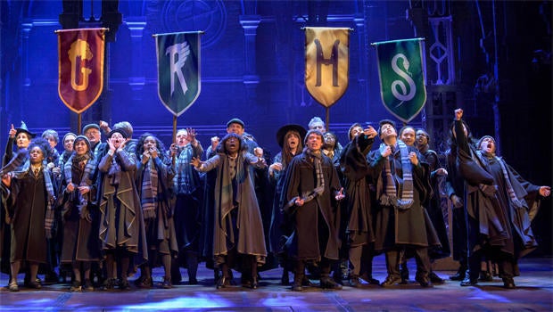 harry-potter-and-the-cursed-child-hogwarts-student-body-manuel-harlan-620.jpg