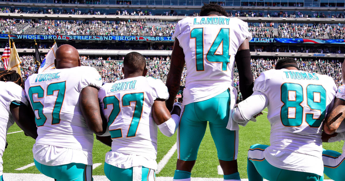 Nfl Players Kneel Raise Fists Lock Arms During National