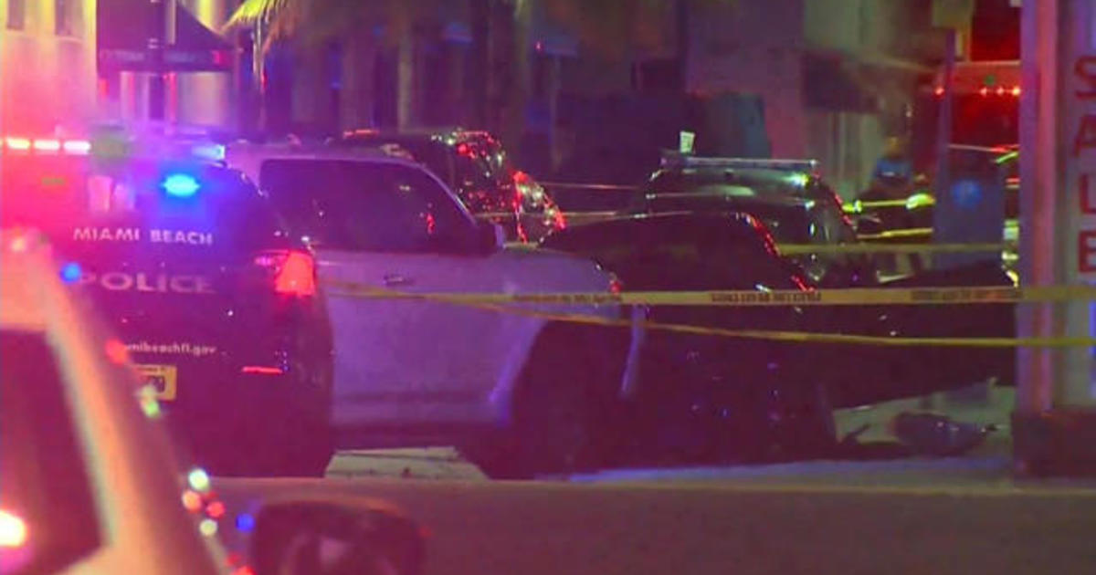 Police fatally shoot woman who hit officer in Florida - CBS News