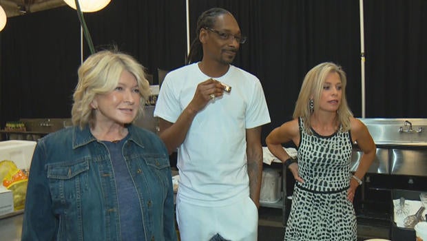 martha-stewart-snoop-dogg-tracy-smith-on-set-620.jpg