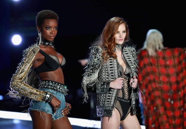 Swarovski Sparkles In the 2017 Victoria's Secret Fashion Show 