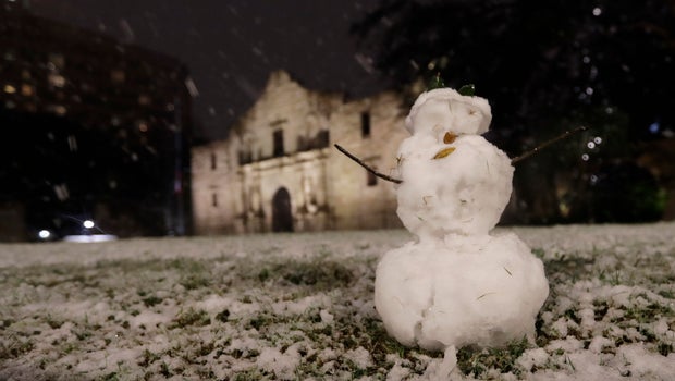 Snow in Texas makes Houston star JJ Watt, Lone Star residents merry