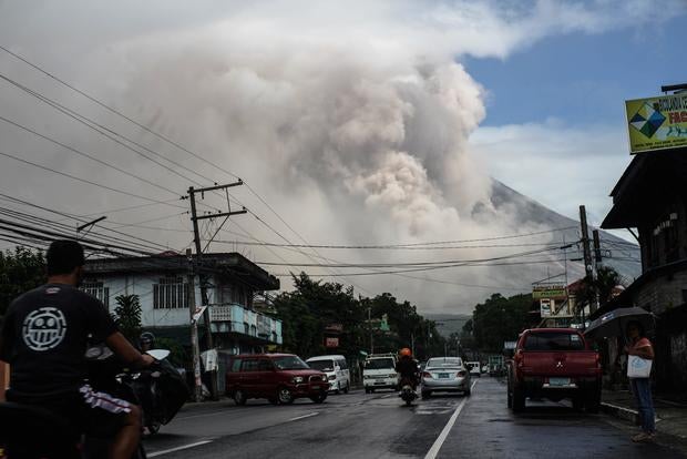 TOPSHOT-PHILIPPINES-VOLCANO