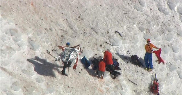 Stranded climbers on Mount Hood rescued after a deadly fall
