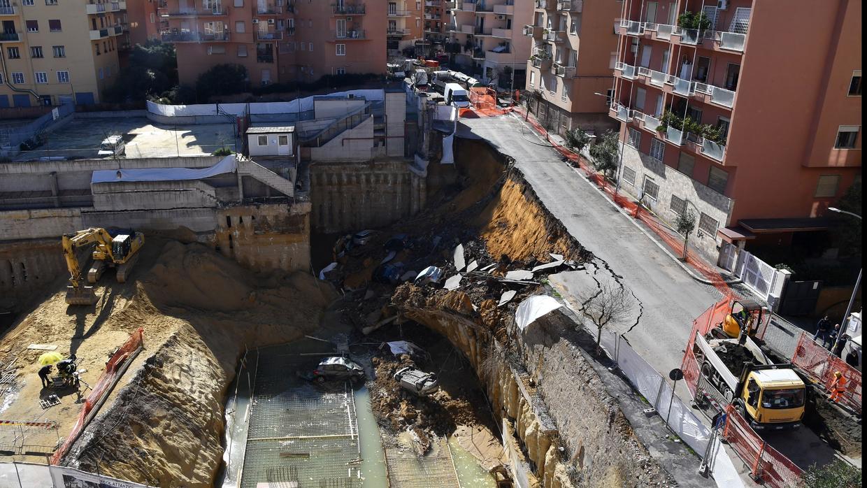 Rome sinkhole swallows cars at Italy construction site CBS News
