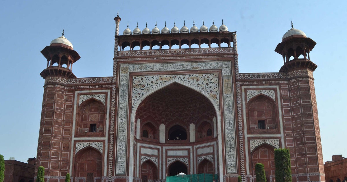 Taj Mahal Minarets Damaged In Powerful Storm CBS News