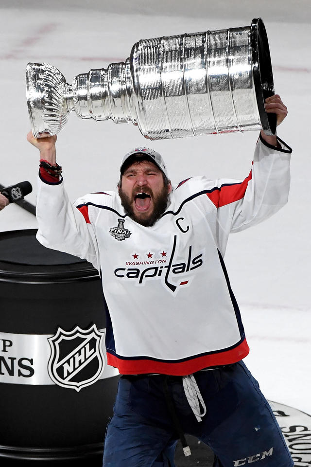 2018 Stanley Cup Washington Capitals Win Vs Golden Knights Tonight Alex Ovechkin Wins Conn Smythe Trophy Mvp Had 15 Goals In Stanley Cup Playoffs Cbs News