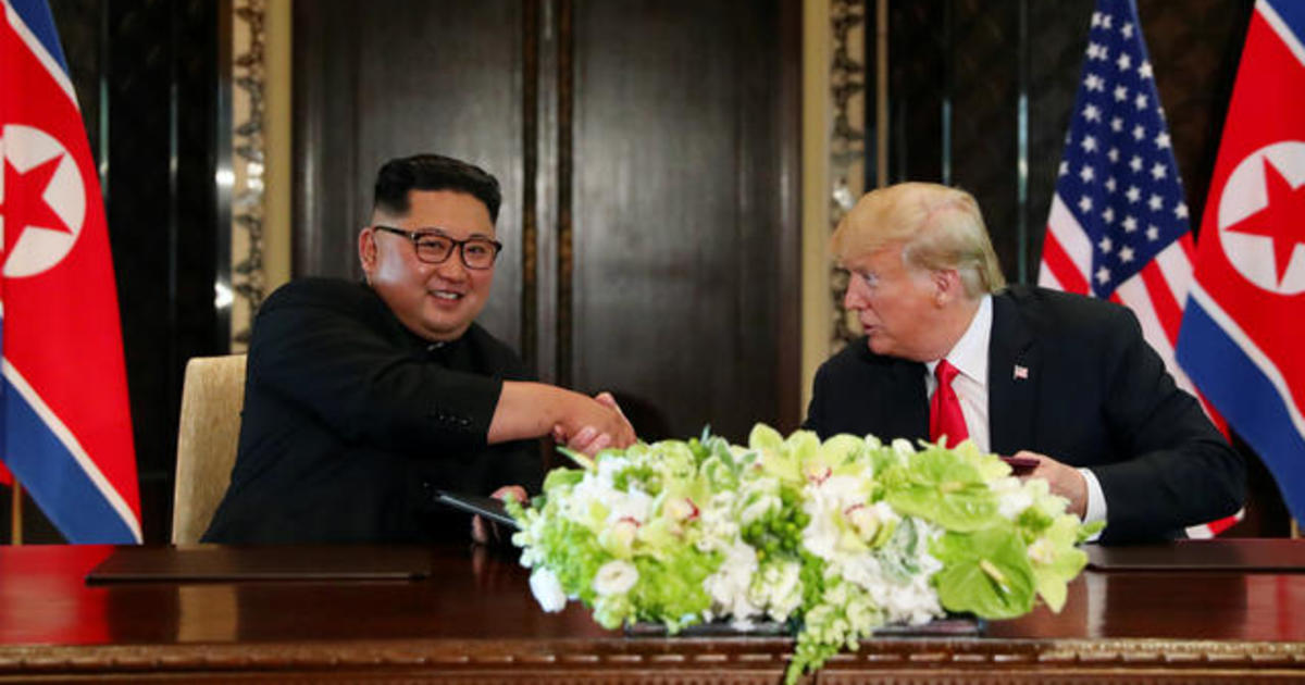 Trump Kim Jong Un Sign Document After Summit Meetings Cbs News 0287