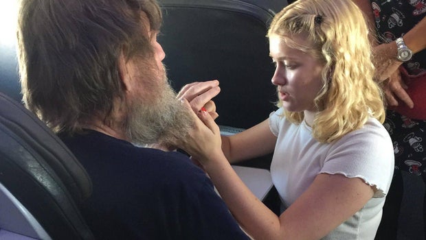 California teen helps man who is blind, deaf communicate on flight