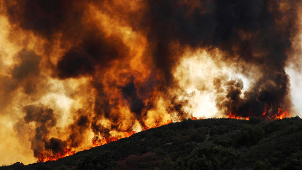 Deadly wildfire burns Northern California 