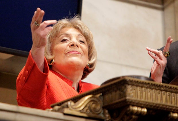 Evelyn Y Davis Shareholder Activist And CEO Foil Dead At 89 CBS News