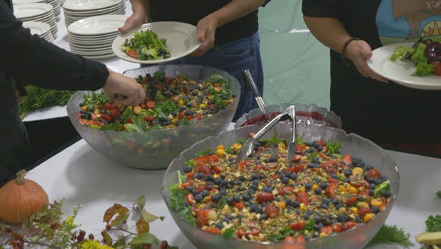 sioux-chef-serving-620.jpg