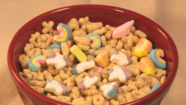 lucky-charms-with-marshmallow-unicorns-620.jpg 