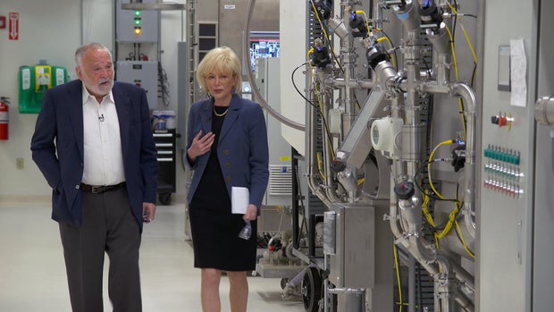 medoff-and-stahl-in-factory.jpg