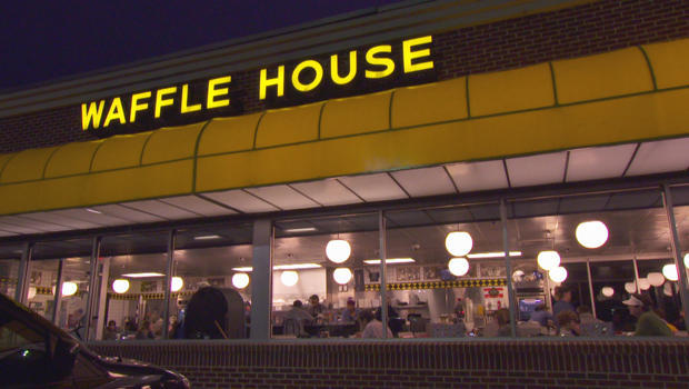 waffle-house-at-night-620.jpg 