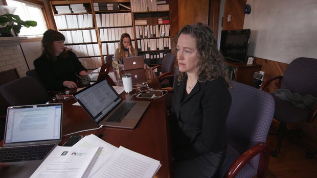 ot-noordinarylawsuitb-lawyers.jpg