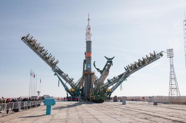 031319-rocket.jpg "height =" 411 "width =" 620 "class =" lazyload "data-srcset =" https://cbsnews3.cbsistatic.com/hub/i/r/2019/03/13/118eb64a- 2ad1-42a0-a591-a0e0515777d3 / thumbnail / 620x411 / a5dd11e38db9d4f4a4a4a1c8904b0 / 13/19 -a0e0515777d3 / thumbnail / 1240x822 / 4f2a0a0f8c210a10051f5015eebc92fb / 031319-rocket.jpg 2x "srcset =" 2.% 20viewBox% 3D & # 39; 0% 200% 20620 % 20411 & # 39;% 2F% 3E "/></span><figcaption class=