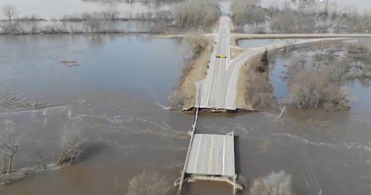 Devastating Midwest flooding leaves at least 3 dead - CBS News