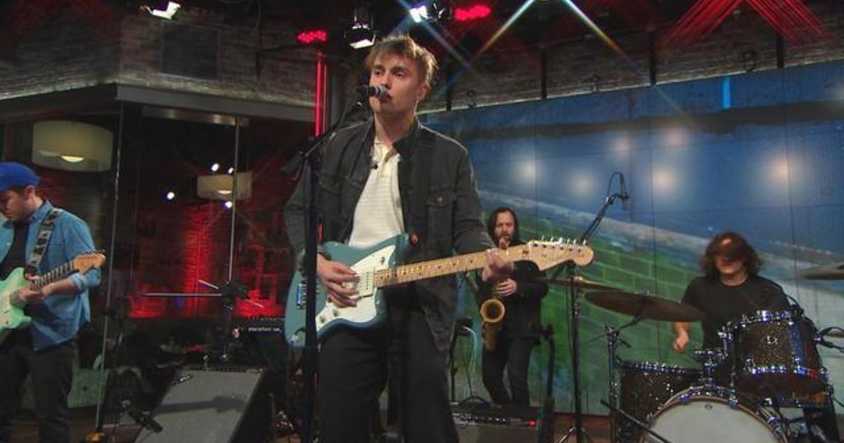 Saturday Sessions: Sam Fender performs "Hypersonic Missiles" - CBS News