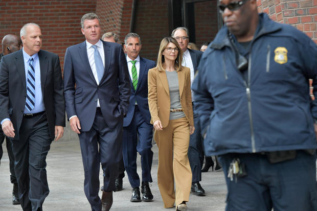 Lori Loughlin Appear In Federal Court To Answer Charges Stemming From College Admissions Scandal 