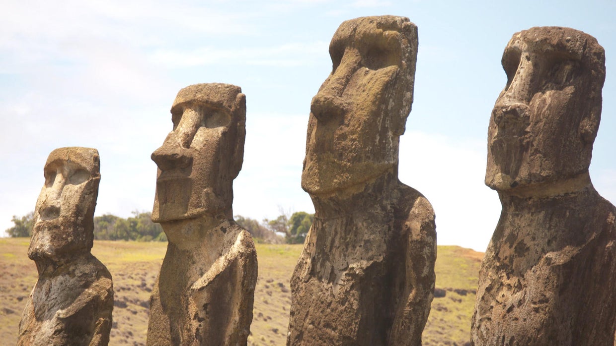Easter Island Heads Famous moai statues slowly fading away 60