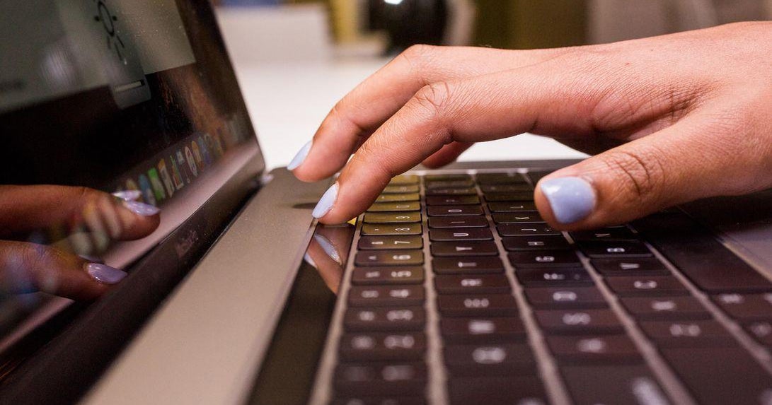 Apple Redesigns Keyboard In New Macbook Pro Update And Promises Quick Repairs On Sticky Keys Cbs News