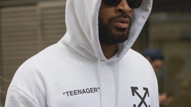 virgil-abloh-streetwear-brand-off-white-hoodie.jpg