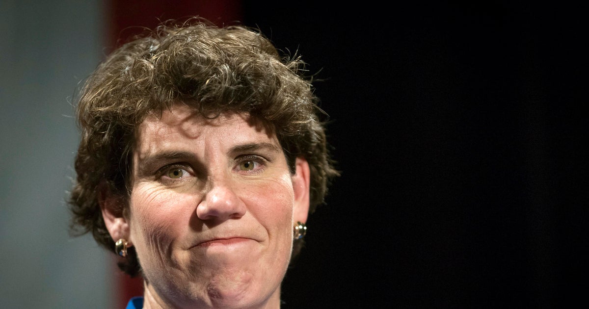 Democrat Challenging Mitch Mcconnell Raises 10 7 Million In Third Quarter Cbs News