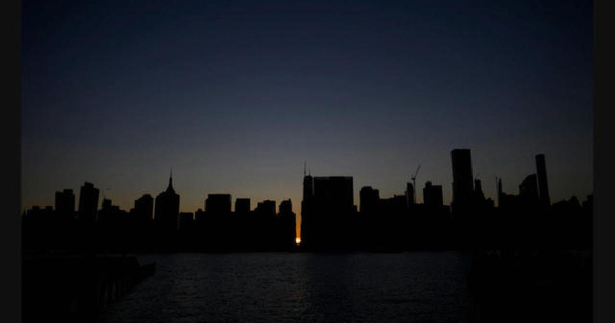 Blackout dims New York's bright lights CBS News