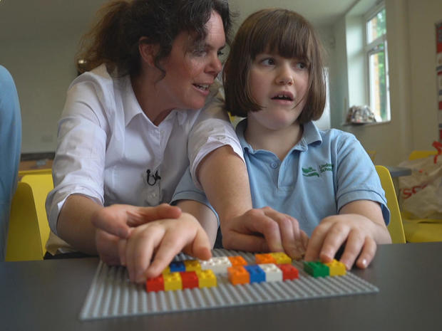 leonie-masterson-teaches-using-lego-braille-bricks-promo.jpg 