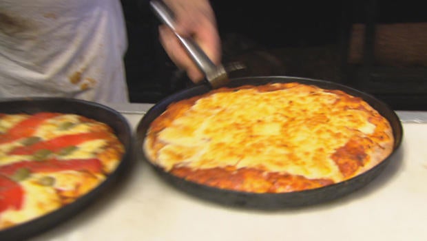 buenos-aires-argentina-pizza-at-guerrin-620.jpg