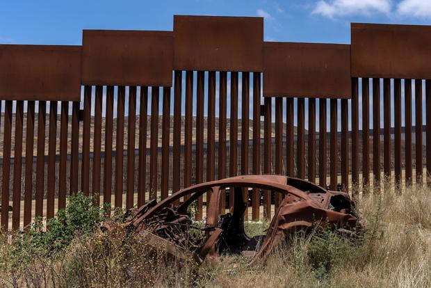 TOPSHOT-MEXICO-US-BORDER 