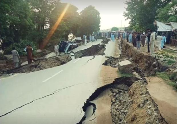 pakistan-earthquake-kashmir.jpg 
