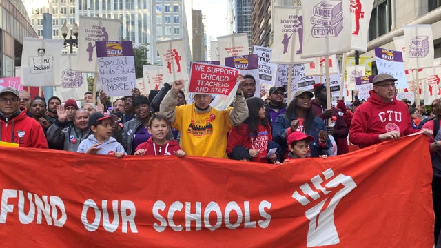 Hundreds of teachers and supporters march in Chicago