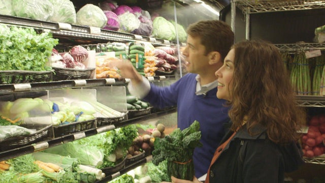 dr-drew-ramsey-and-samantha-elkrief-shopping-for-brain-food-promo.jpg 
