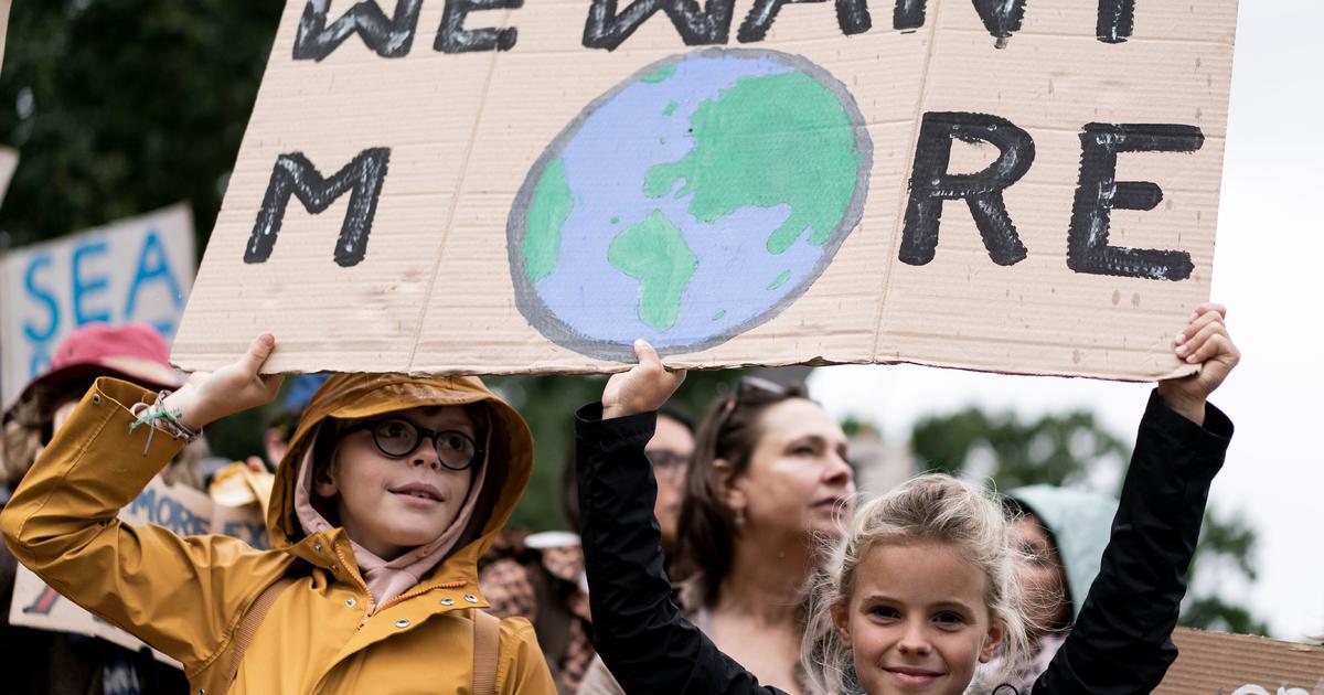 Climate change: Dutch court rules people have a fundamental right to be protected from climate change, government must reduce greenhouse gas emissions - CBS News